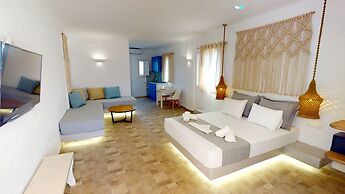 Alexandros Mykonos