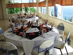 Ocean Breeze Hotel