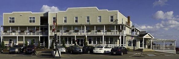 Parkland Village Inn