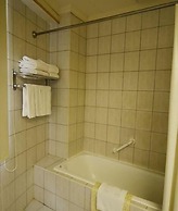 Cambridge Yang Kang Hotel