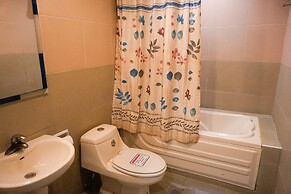 Crowne Garden Hotel