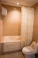 Crowne Garden Hotel