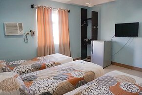 Crowne Garden Hotel