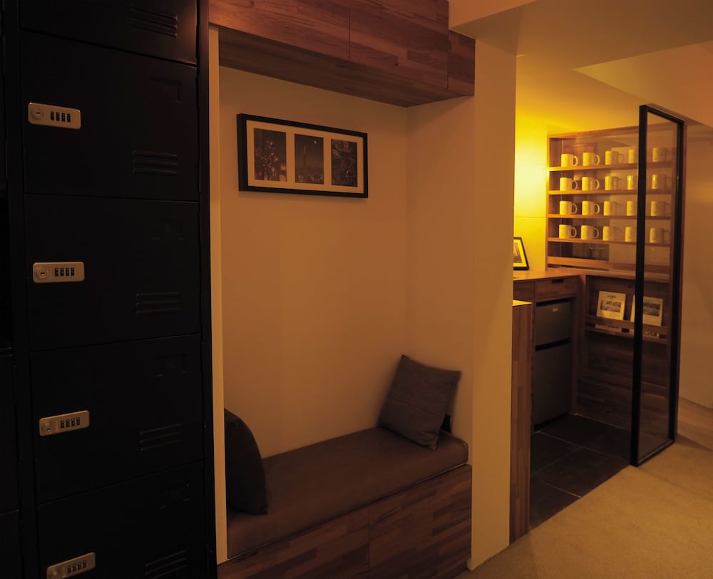 Daan Park Hotel - Hostel