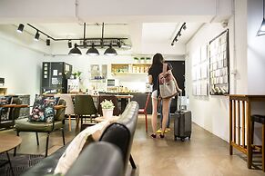We Come Hostel