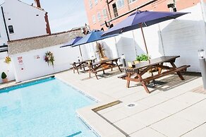 Doric Hotel