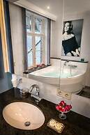Canalside House - Luxury Guesthouse