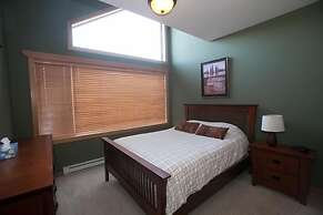 Snow Ridge by Apex Accommodations