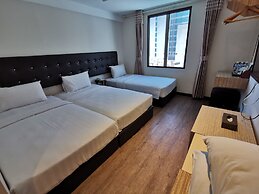 Ease Hotel