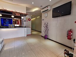 Ease Hotel