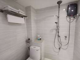 Ease Hotel