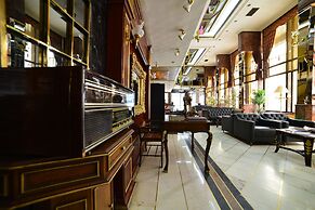 Royal Carine Hotel
