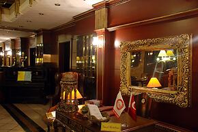 Royal Carine Hotel