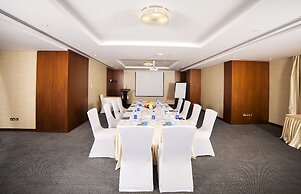 Raviz Center Point Hotel