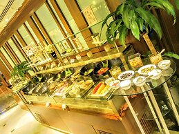 Raviz Center Point Hotel