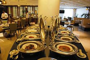 Raviz Center Point Hotel