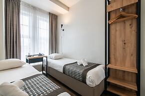 Acostar Hotel