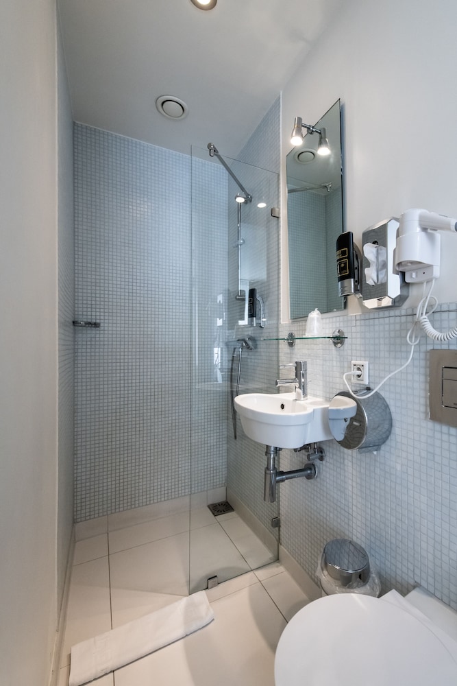 Acostar Hotel