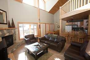 Creekview Court by Apex Accommodations
