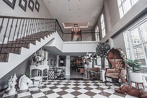 Club Tree Hotel