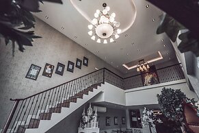 Club Tree Hotel