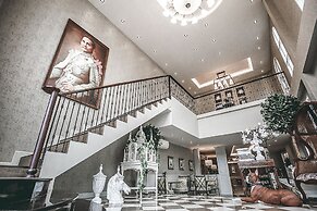 Club Tree Hotel