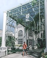 Club Tree Hotel