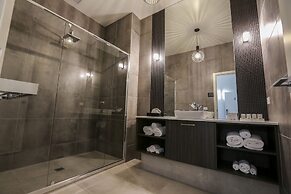 Indulge Apartments CBD