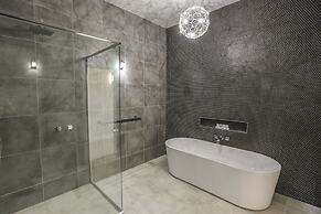 Indulge Apartments CBD