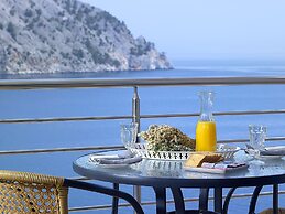 Xenia Residence & Suites