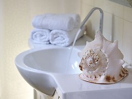Xenia Residence & Suites