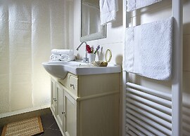 Xenia Residence & Suites