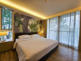 The Idle Hotel and Residence