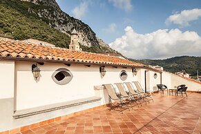 Domus Laeta