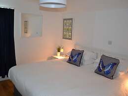 The Queens Head Hotel