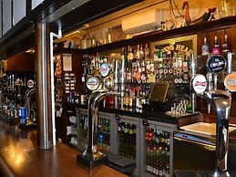 The Queens Head Hotel