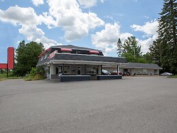Hotel Richmond Hill ON North