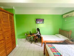 La Flamboyant Hotel