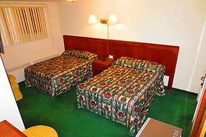 Canadiana Motel