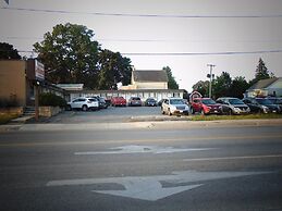 Canadiana Motel
