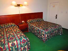 Canadiana Motel