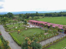 Hotel Campestre Tucanes