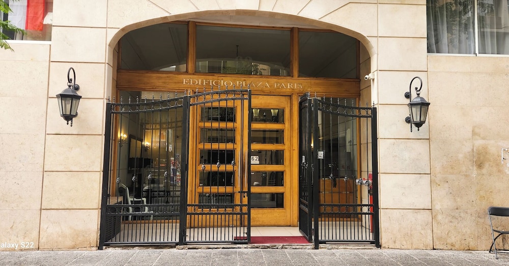 Plaza Paris Amistar