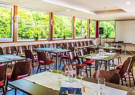 Patak Park Hotel
