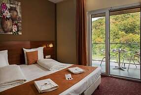 Patak Park Hotel