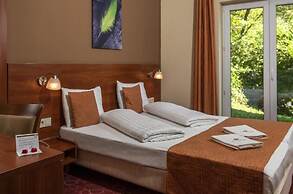 Patak Park Hotel