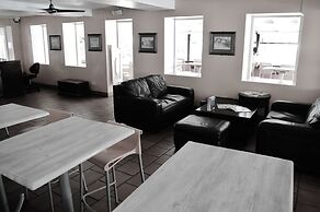 Mariners Hotel