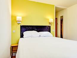 The Hotel Rafiya, Redditch