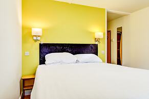 The Hotel Rafiya, Redditch
