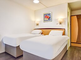 The Hotel Rafiya, Redditch